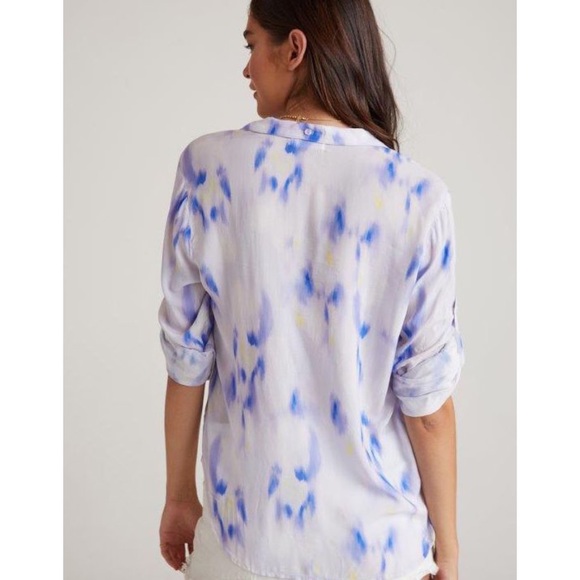 BELLA DAHL Capti Button Down Top in Spring Iris - Picture 4 of 6